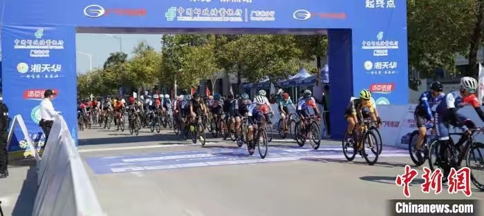 澳門管家婆與中澳情緣，澳門管家婆與中澳情緣的傳奇故事
